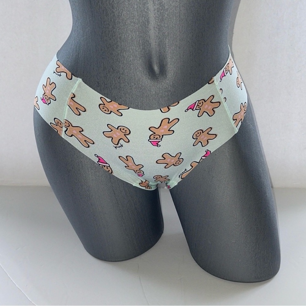 Victoria’s Secret Pink No Show Seamless Cheekster Panty Underwear. NWT